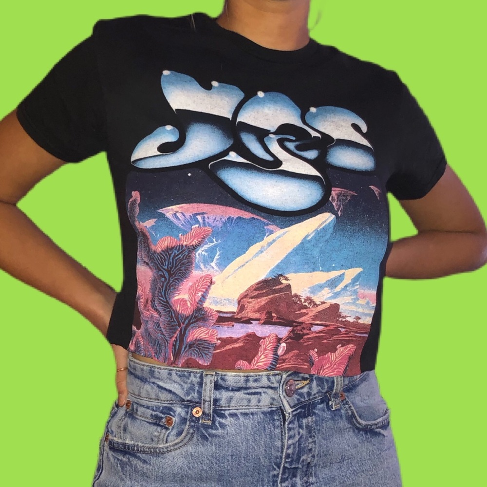 Graphic tee